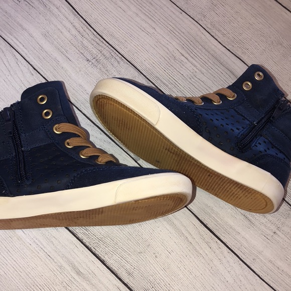 💖 Old Navy Denim High Tops - Picture 4 of 5